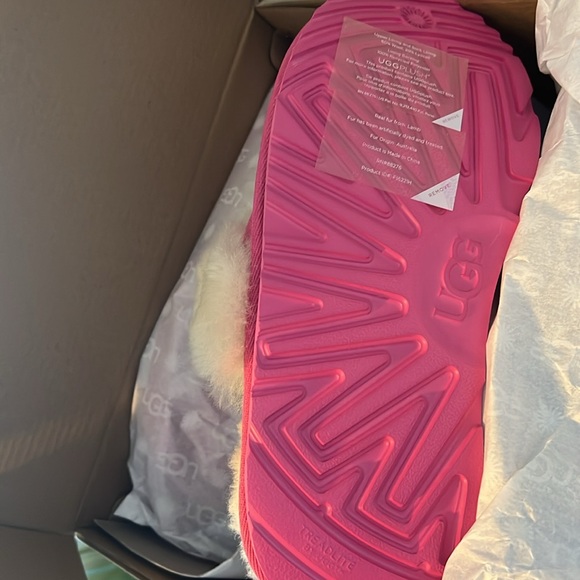 NEW UGG Kids Cozy II - Picture 5 of 5